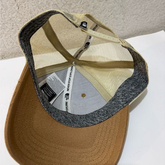 NWOT North Face Trucker Cap SnapBack Mesh Cap Embroidered Bear Tan - Picture 3 of 10
